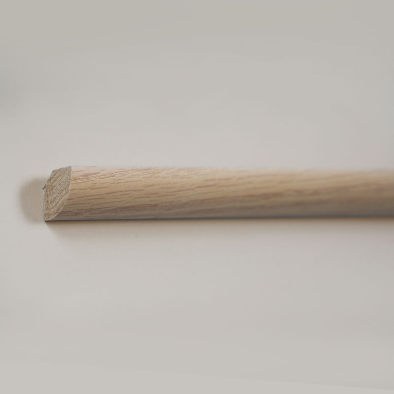 Okrugla letvica od punog drveta (omotana furnirom crvenog hrasta + boja) - boja hrasta 3/5' x 3/5'