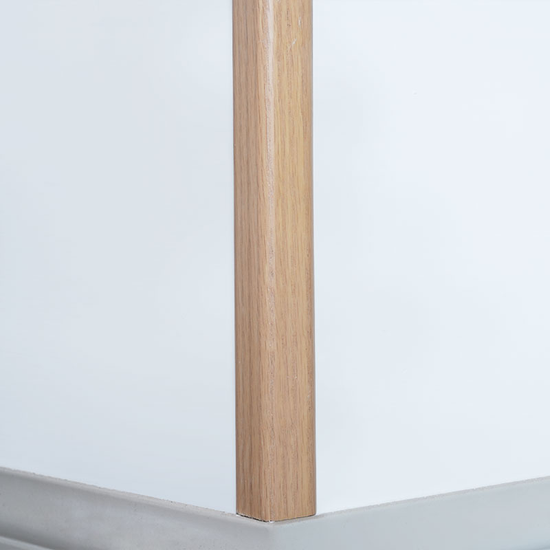Prijelazna traka od punog drva pod pravim kutom (90°) (omotana furnirom crvenog hrasta + boja) - boja hrasta 1 1/9' x 1 1/9'