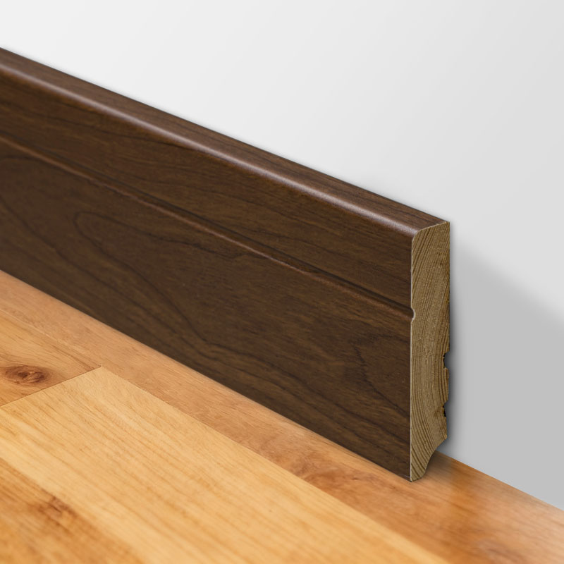 Podna lajsna od punog drva (omotana crnim orahovim furnirom + boja) - crni orah 3/5' x 3 1/6'